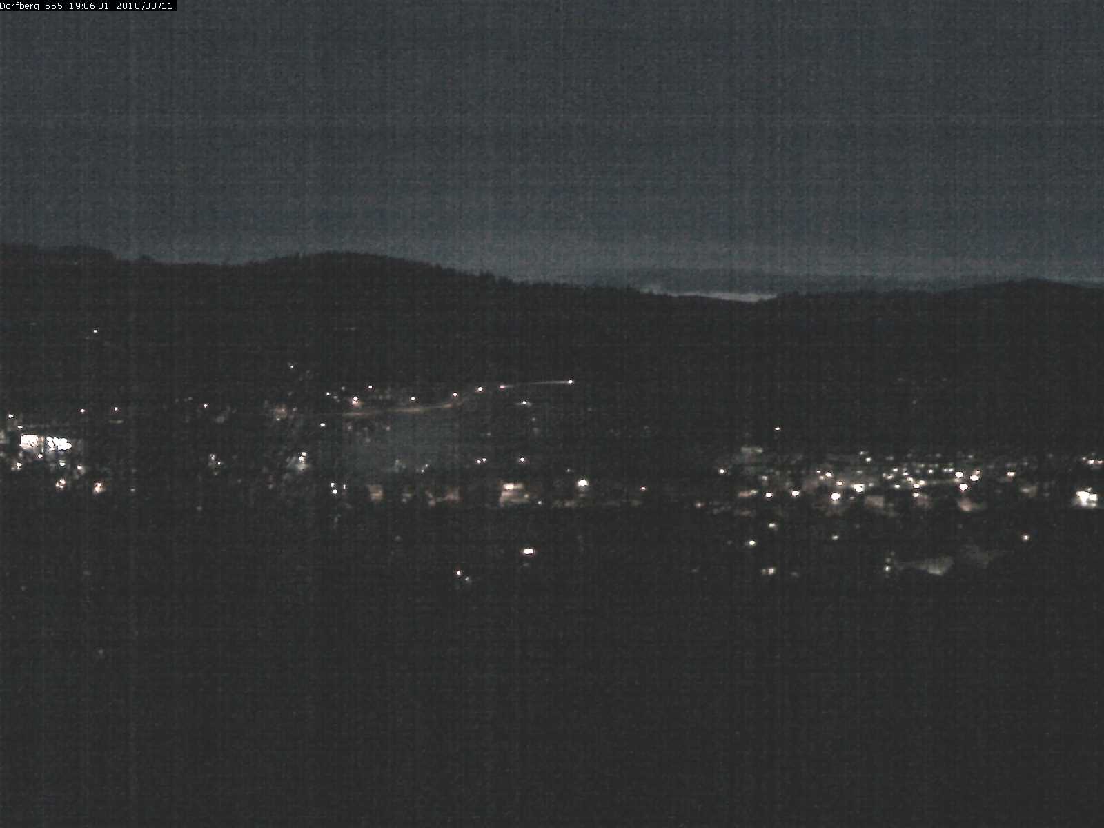 Webcam-Bild: Aussicht vom Dorfberg in Langnau 20180311-190601