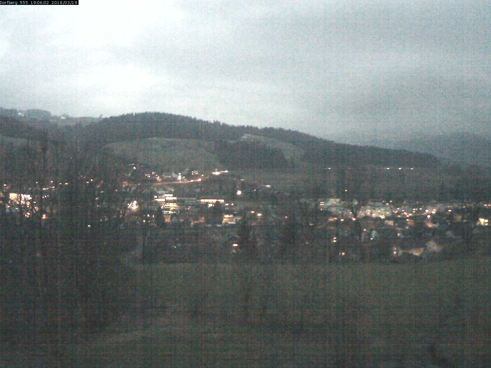 Webcam-Bild: Aussicht vom Dorfberg in Langnau 20180319-190601