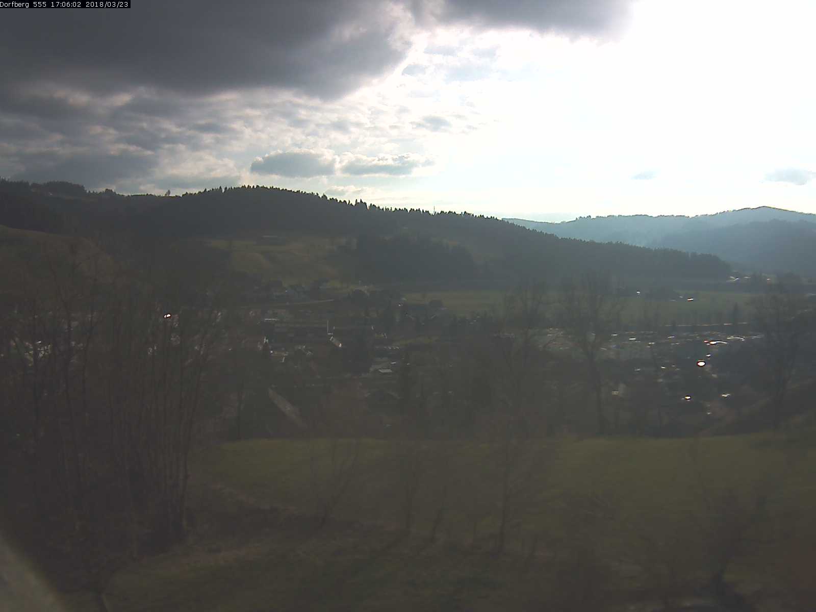 Webcam-Bild: Aussicht vom Dorfberg in Langnau 20180323-170601
