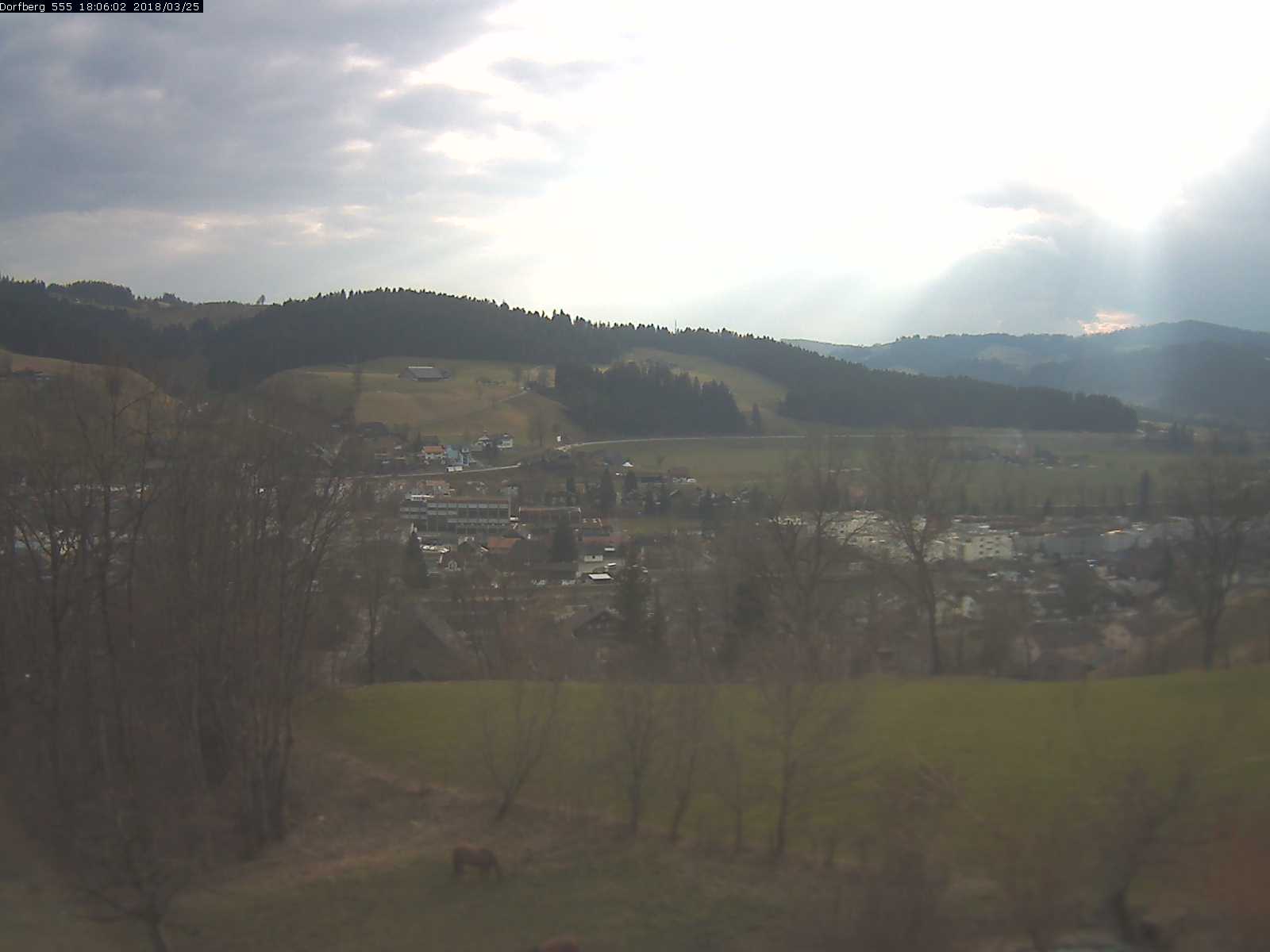 Webcam-Bild: Aussicht vom Dorfberg in Langnau 20180325-180601