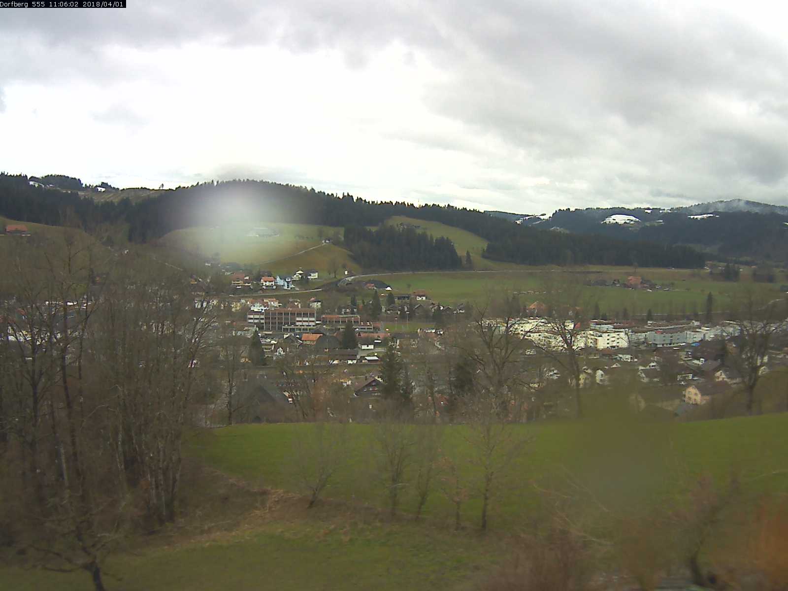 Webcam-Bild: Aussicht vom Dorfberg in Langnau 20180401-110601