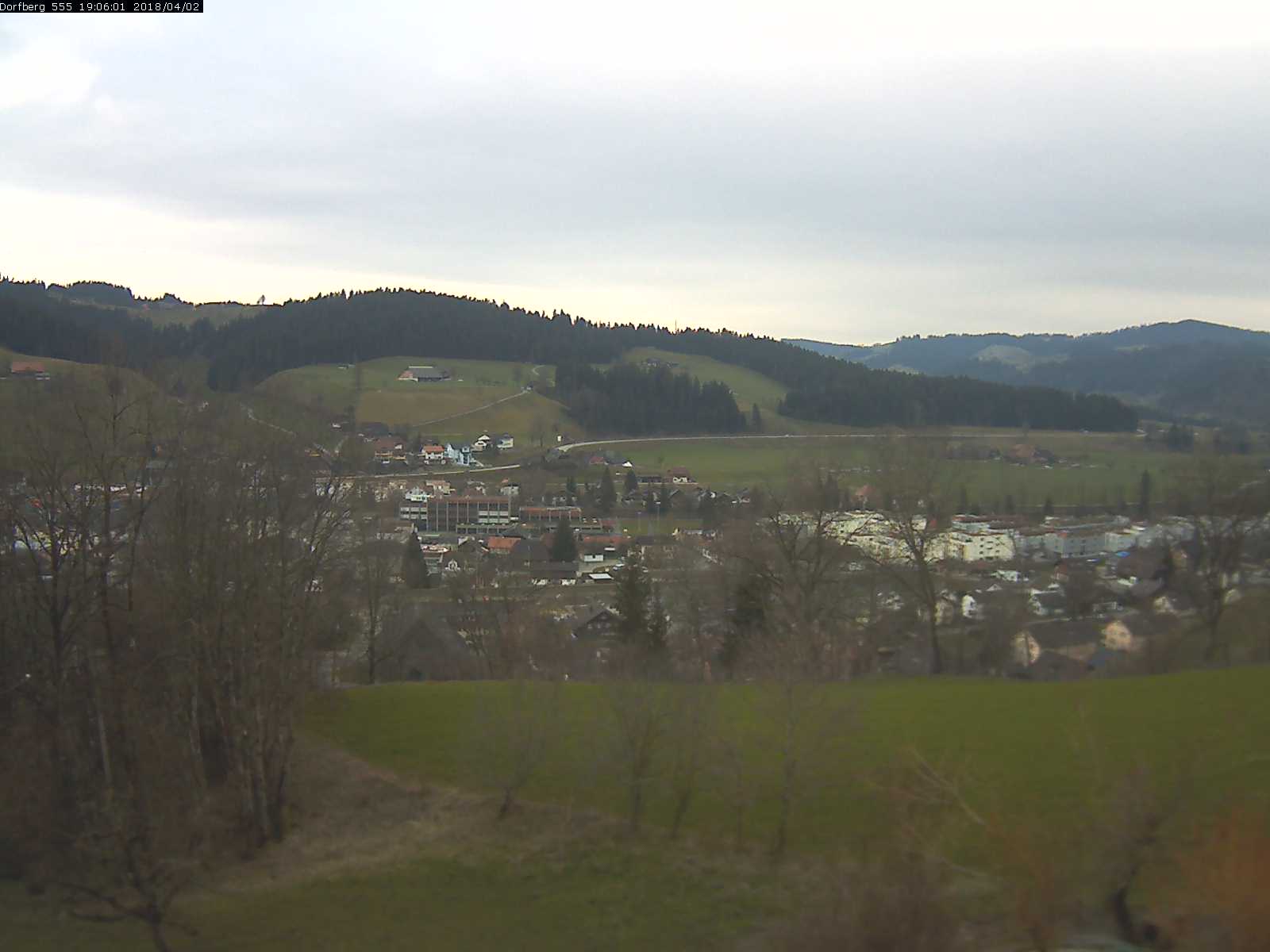 Webcam-Bild: Aussicht vom Dorfberg in Langnau 20180402-190601