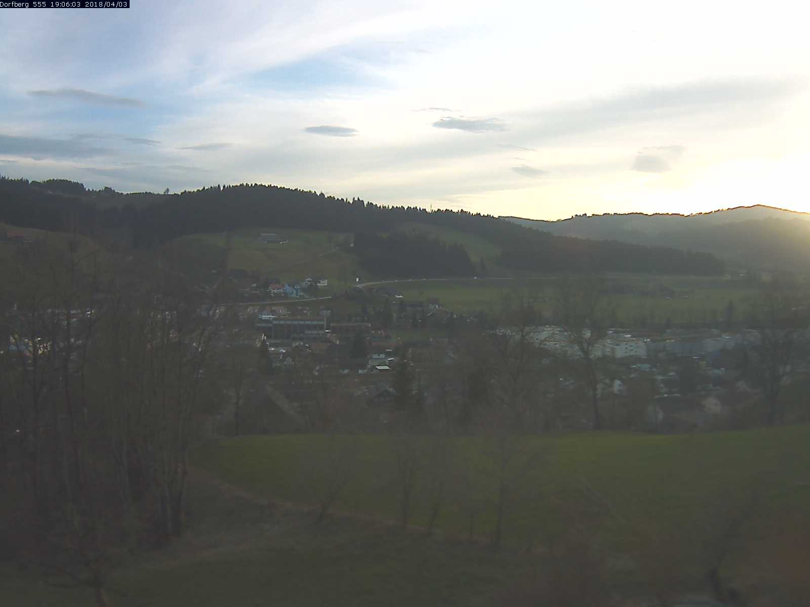 Webcam-Bild: Aussicht vom Dorfberg in Langnau 20180403-190601
