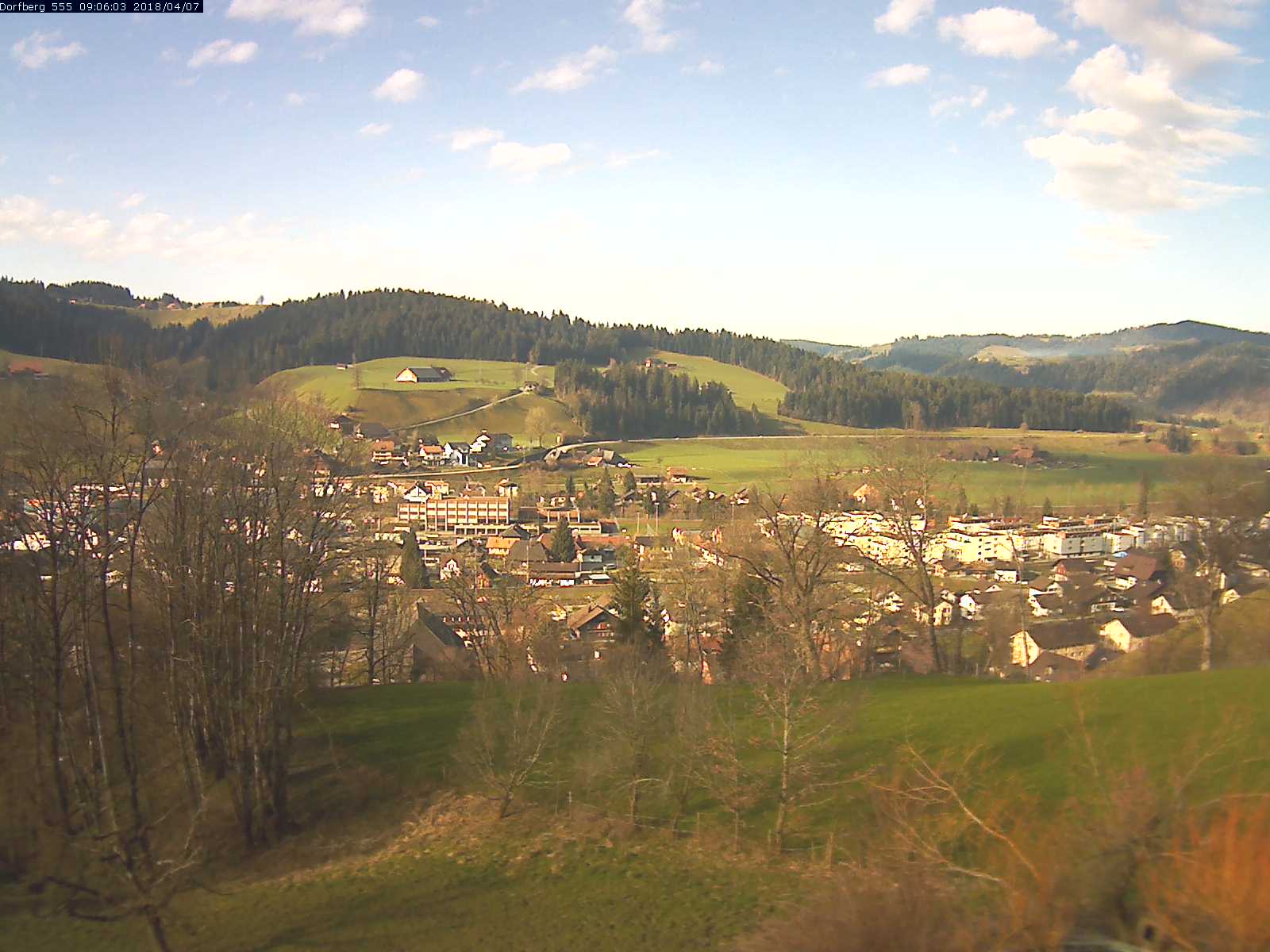Webcam-Bild: Aussicht vom Dorfberg in Langnau 20180407-090601