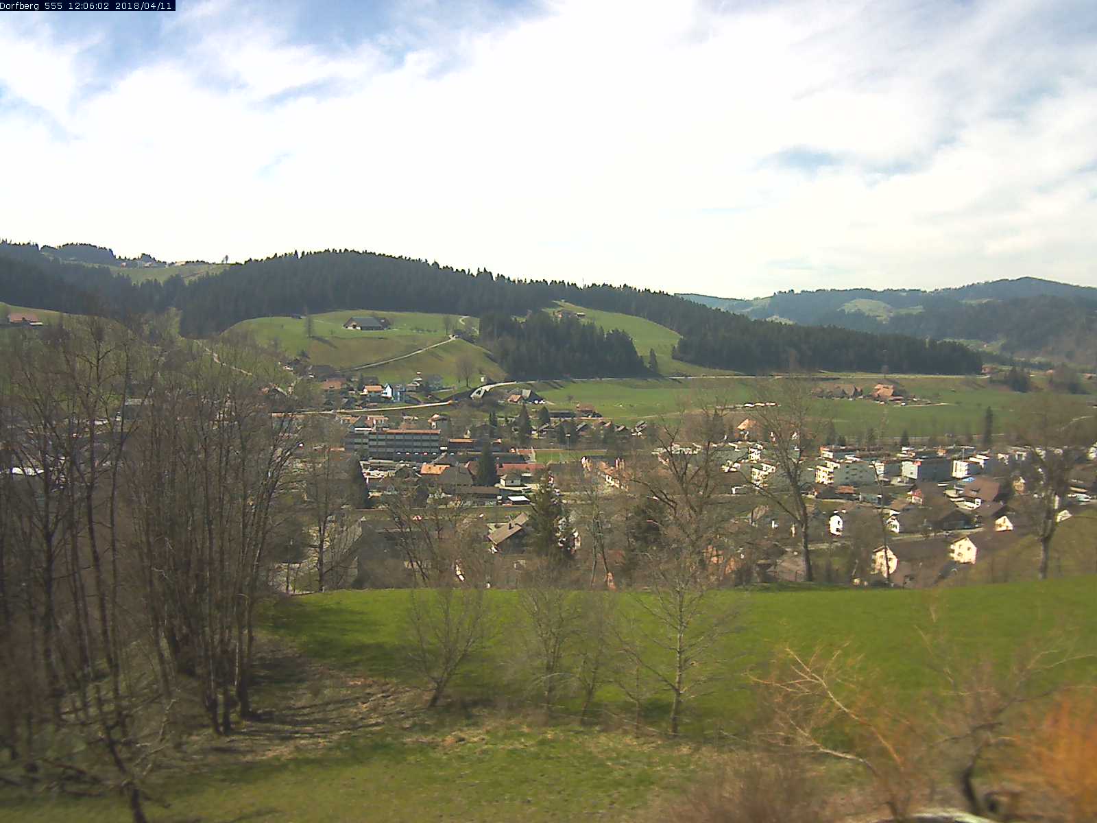 Webcam-Bild: Aussicht vom Dorfberg in Langnau 20180411-120601