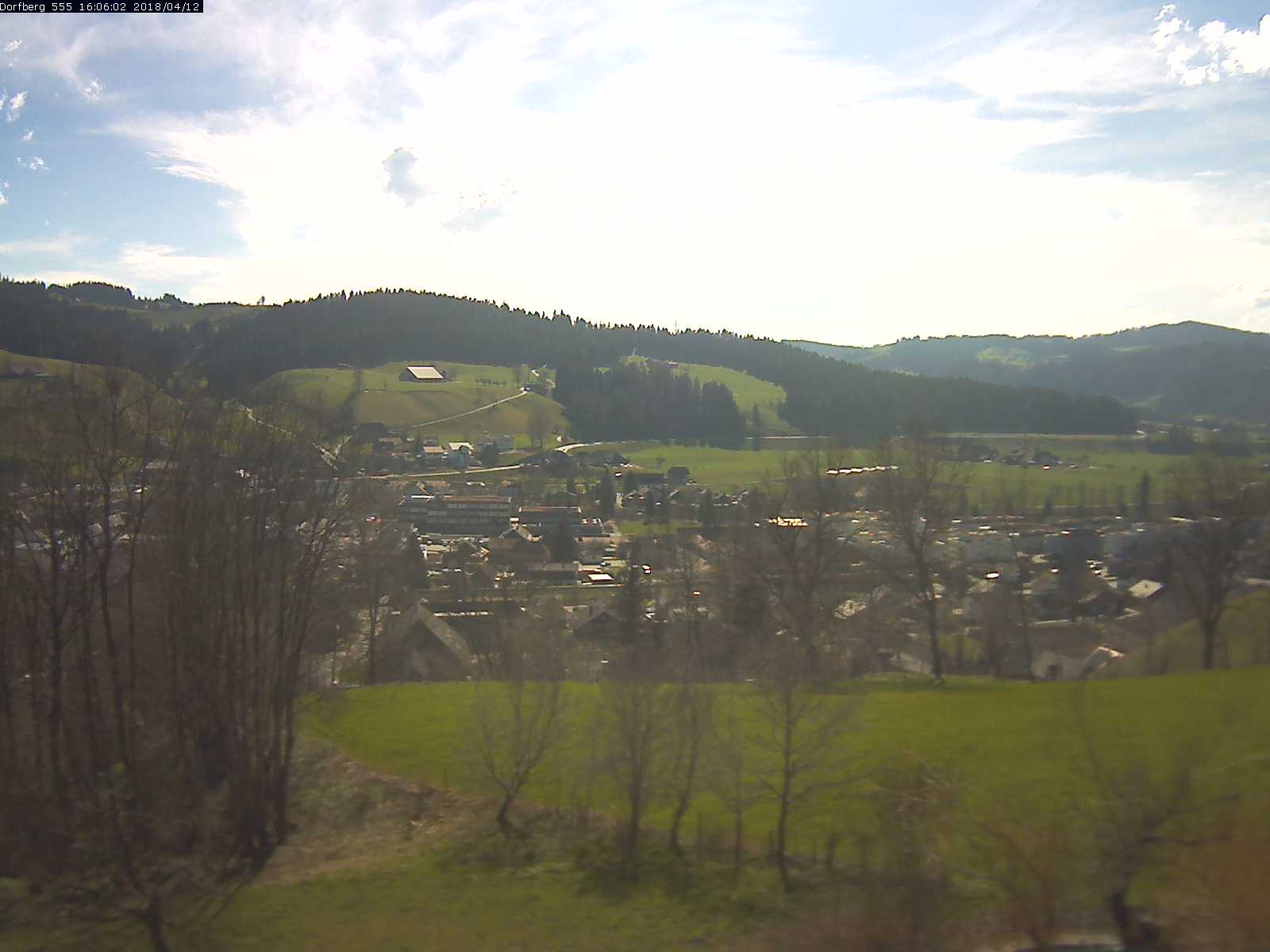 Webcam-Bild: Aussicht vom Dorfberg in Langnau 20180412-160602