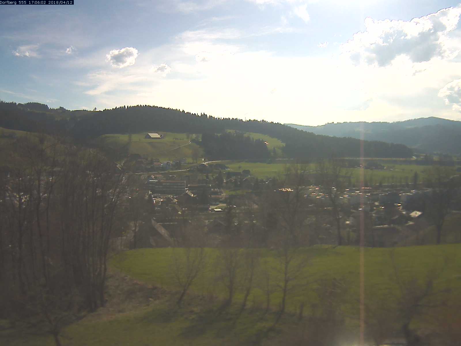 Webcam-Bild: Aussicht vom Dorfberg in Langnau 20180412-170601