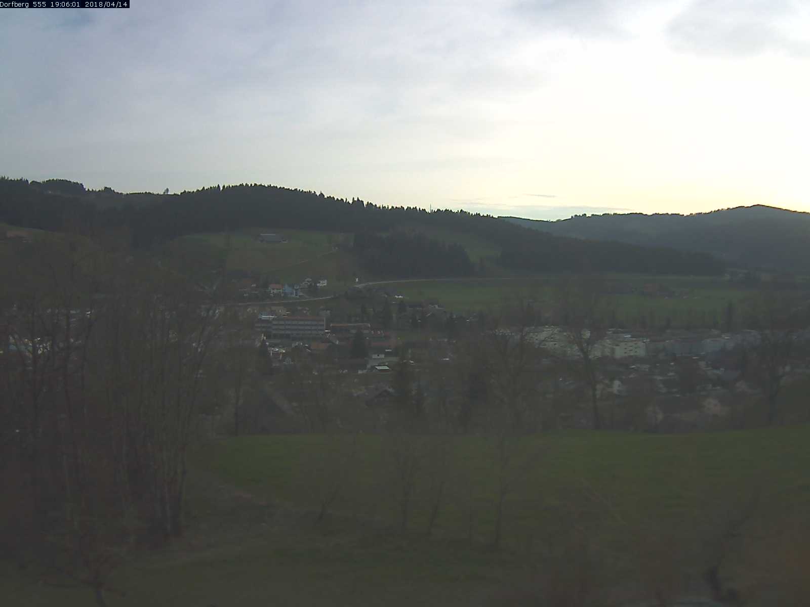 Webcam-Bild: Aussicht vom Dorfberg in Langnau 20180414-190601