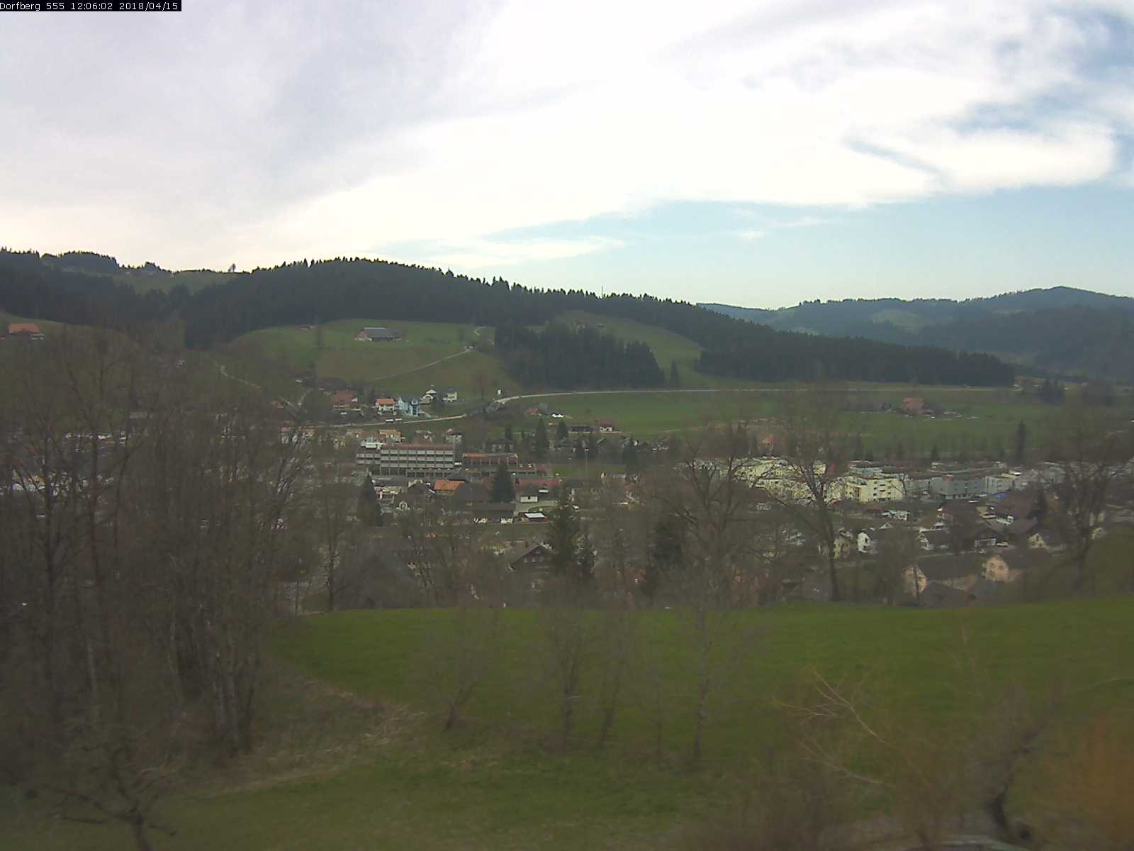 Webcam-Bild: Aussicht vom Dorfberg in Langnau 20180415-120601