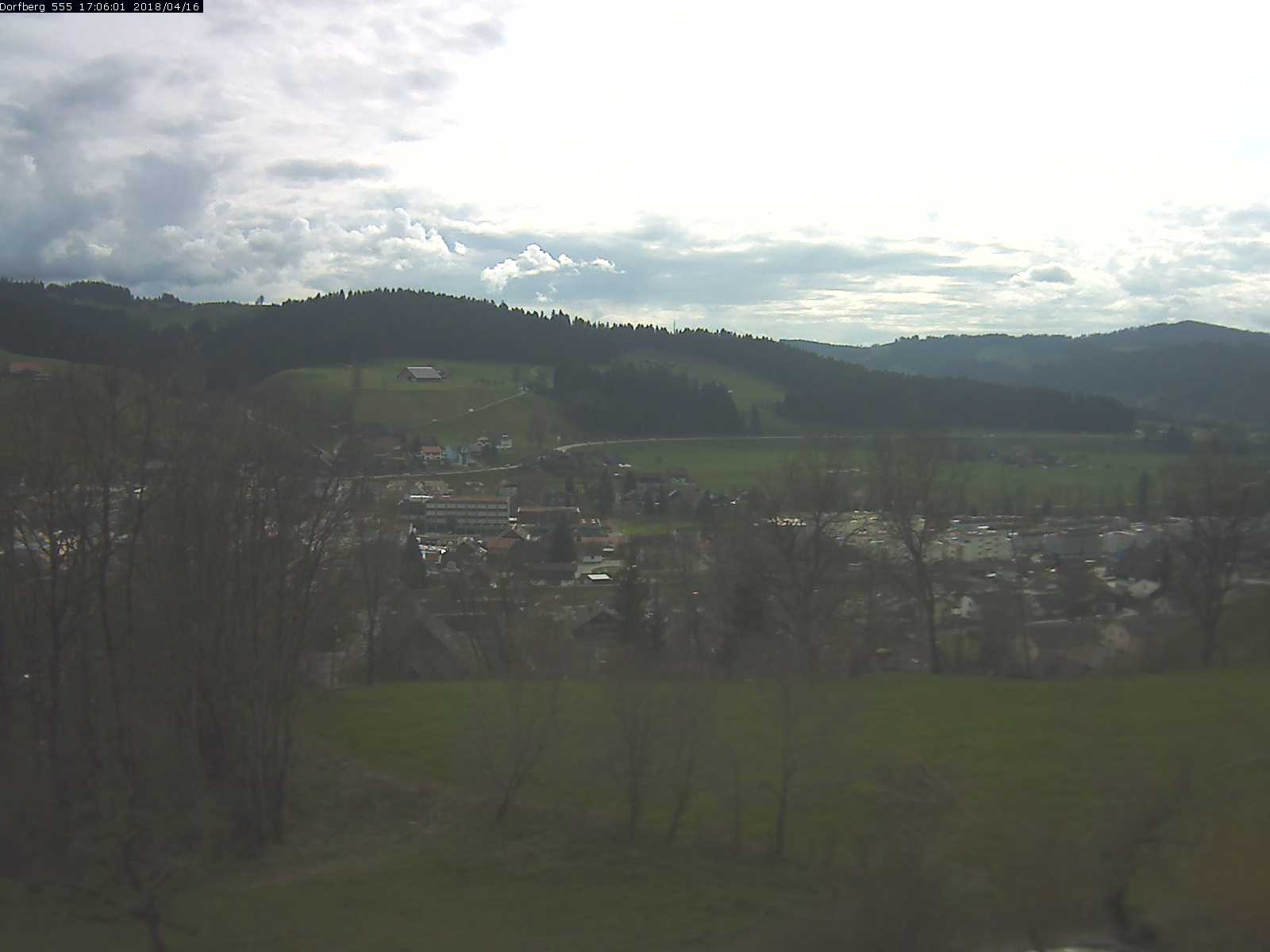 Webcam-Bild: Aussicht vom Dorfberg in Langnau 20180416-170601