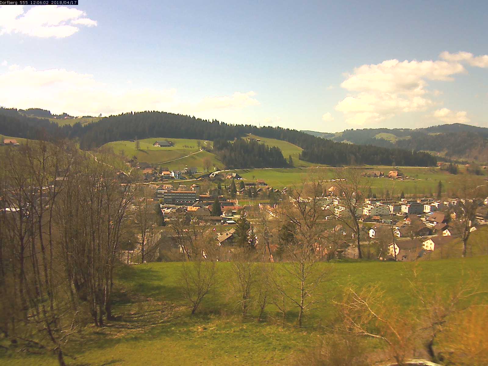 Webcam-Bild: Aussicht vom Dorfberg in Langnau 20180417-120601