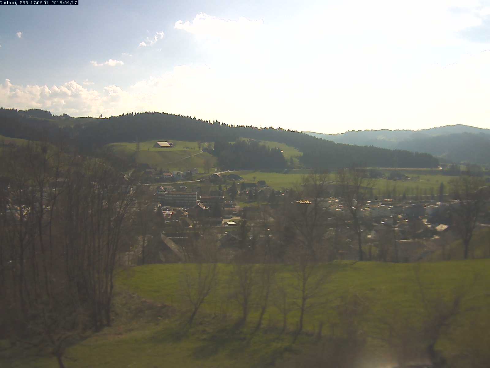 Webcam-Bild: Aussicht vom Dorfberg in Langnau 20180417-170601