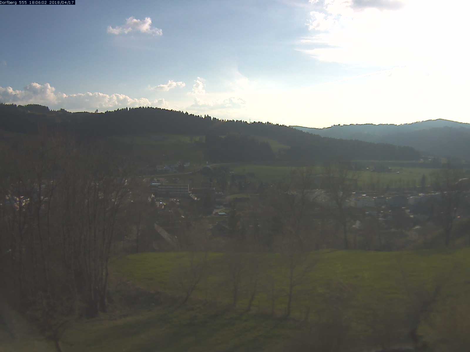 Webcam-Bild: Aussicht vom Dorfberg in Langnau 20180417-180601