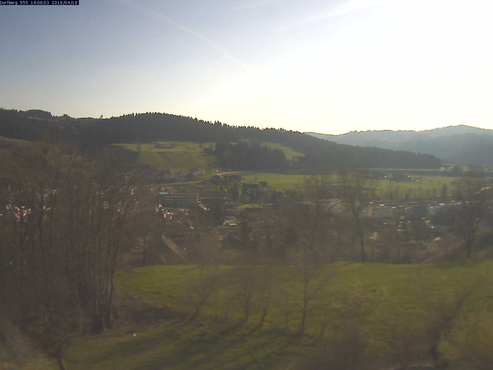 Webcam-Bild: Aussicht vom Dorfberg in Langnau 20180418-180601
