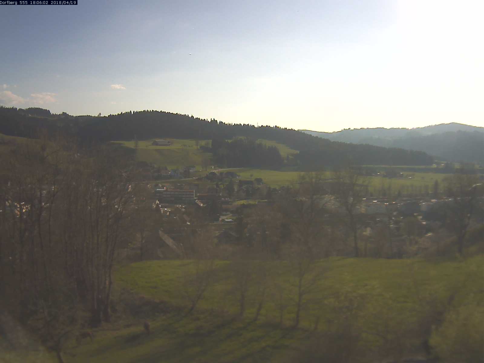 Webcam-Bild: Aussicht vom Dorfberg in Langnau 20180419-180601