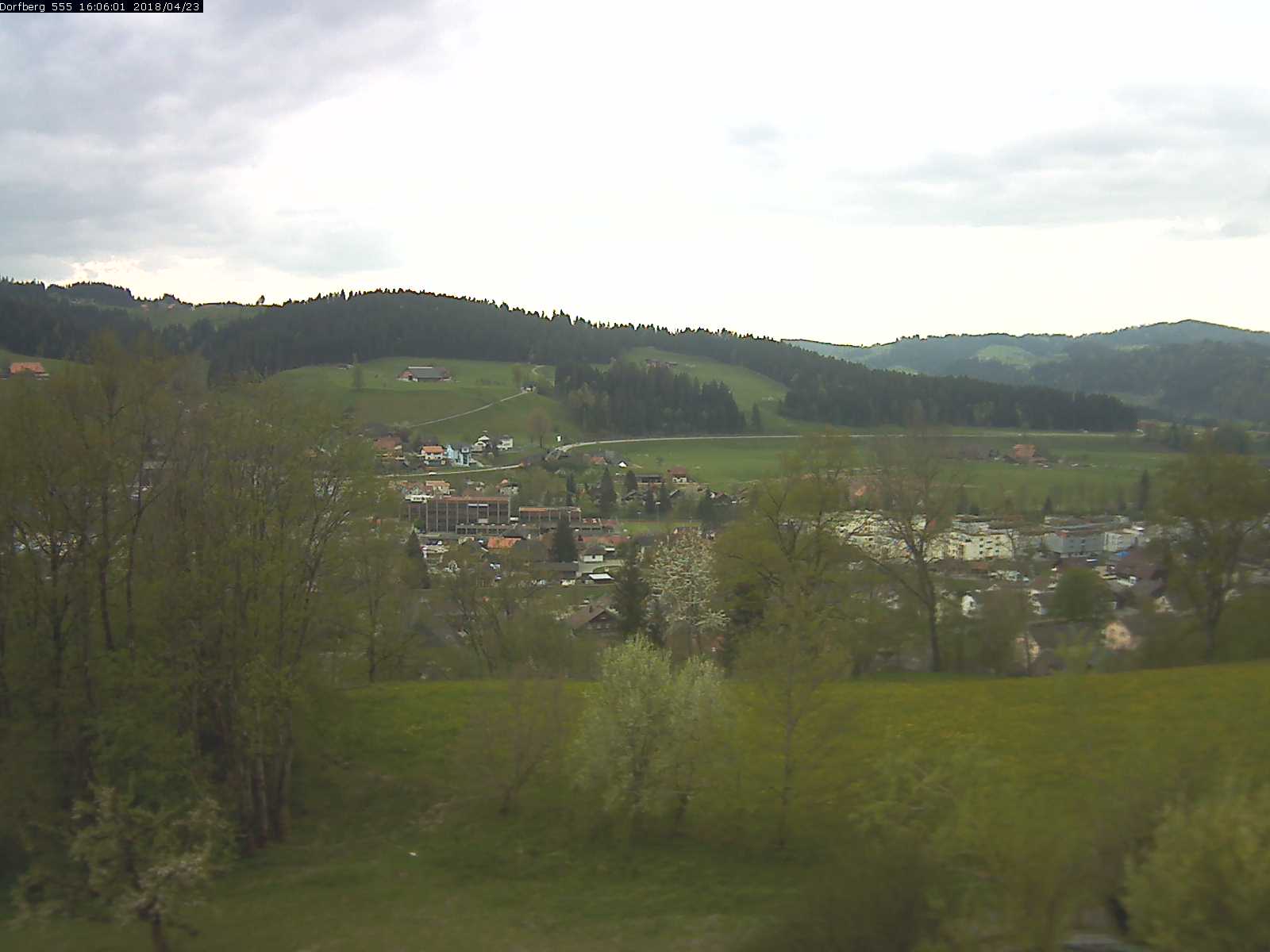 Webcam-Bild: Aussicht vom Dorfberg in Langnau 20180423-160601