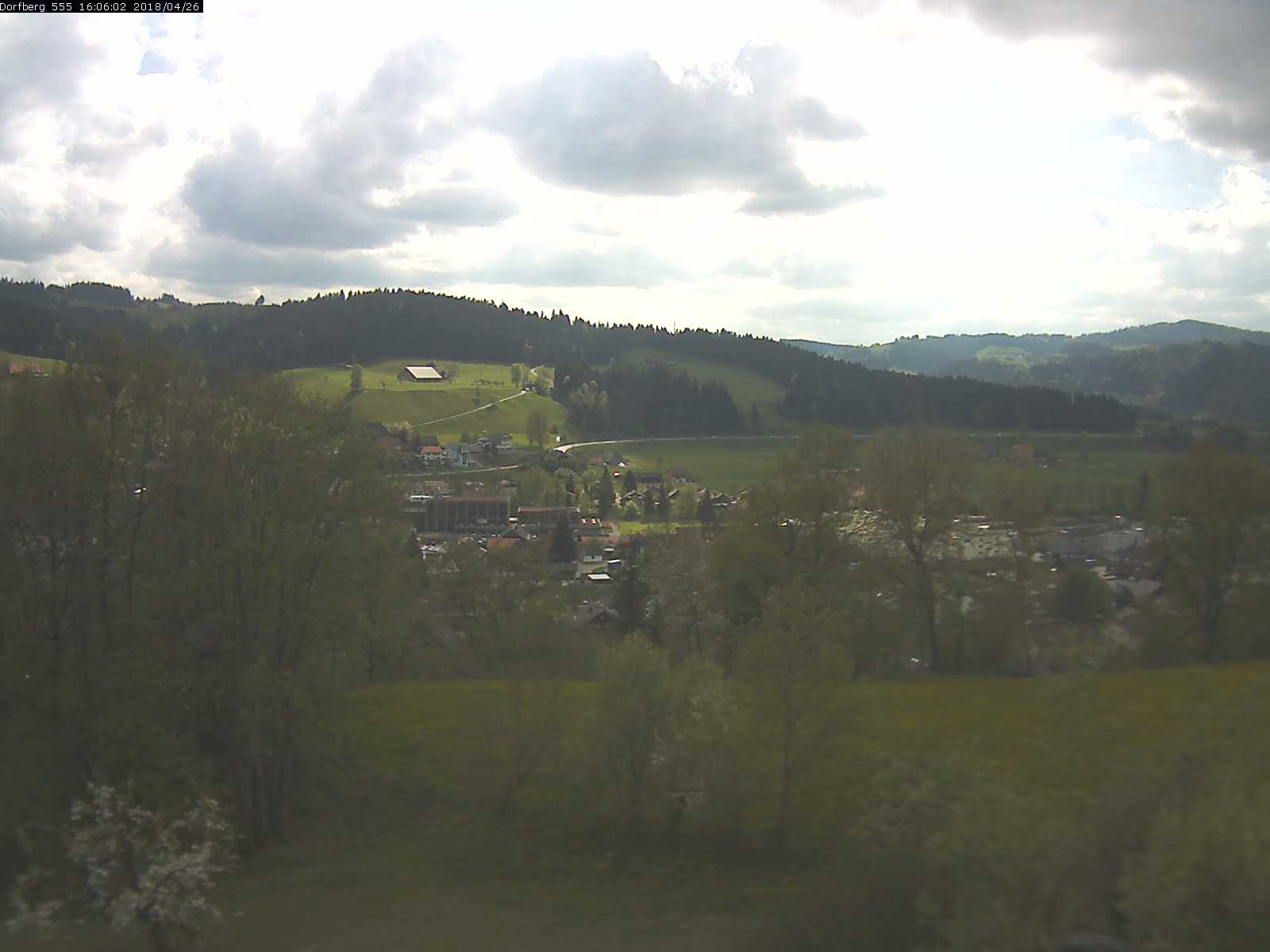 Webcam-Bild: Aussicht vom Dorfberg in Langnau 20180426-160601