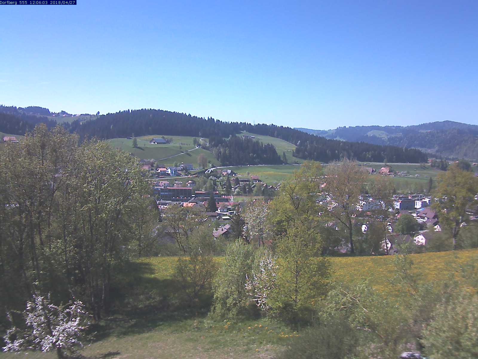 Webcam-Bild: Aussicht vom Dorfberg in Langnau 20180427-120601
