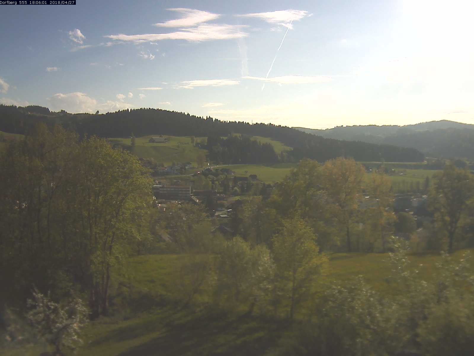 Webcam-Bild: Aussicht vom Dorfberg in Langnau 20180427-180601