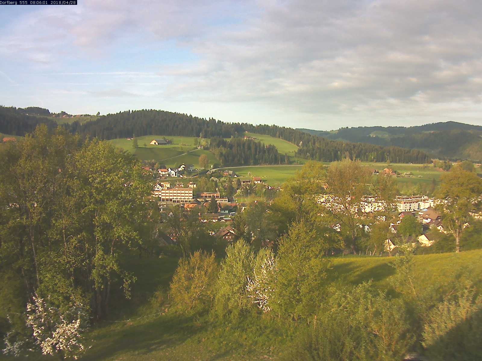 Webcam-Bild: Aussicht vom Dorfberg in Langnau 20180428-080601