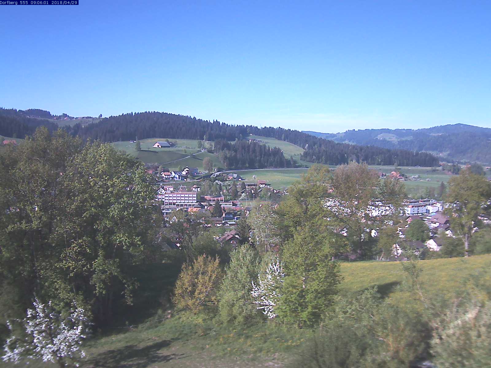 Webcam-Bild: Aussicht vom Dorfberg in Langnau 20180429-090601