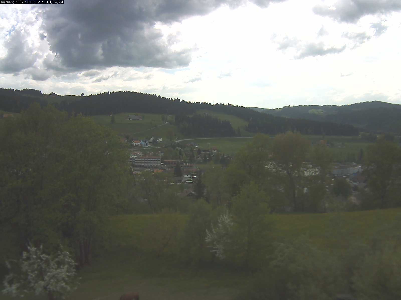 Webcam-Bild: Aussicht vom Dorfberg in Langnau 20180429-160601