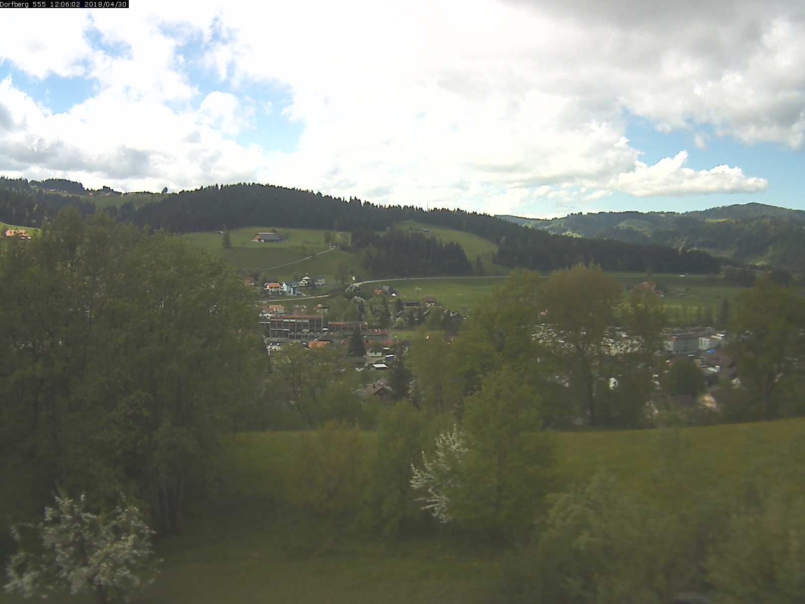 Webcam-Bild: Aussicht vom Dorfberg in Langnau 20180430-120601
