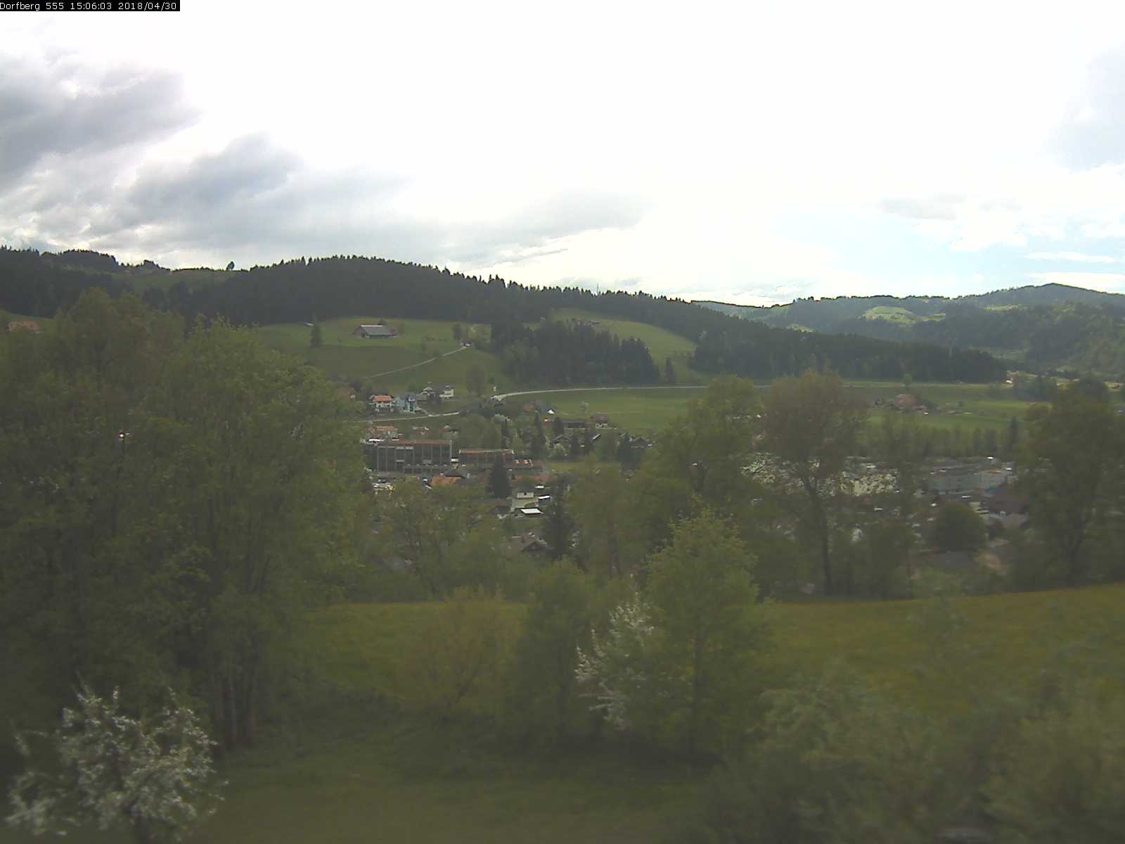 Webcam-Bild: Aussicht vom Dorfberg in Langnau 20180430-150601