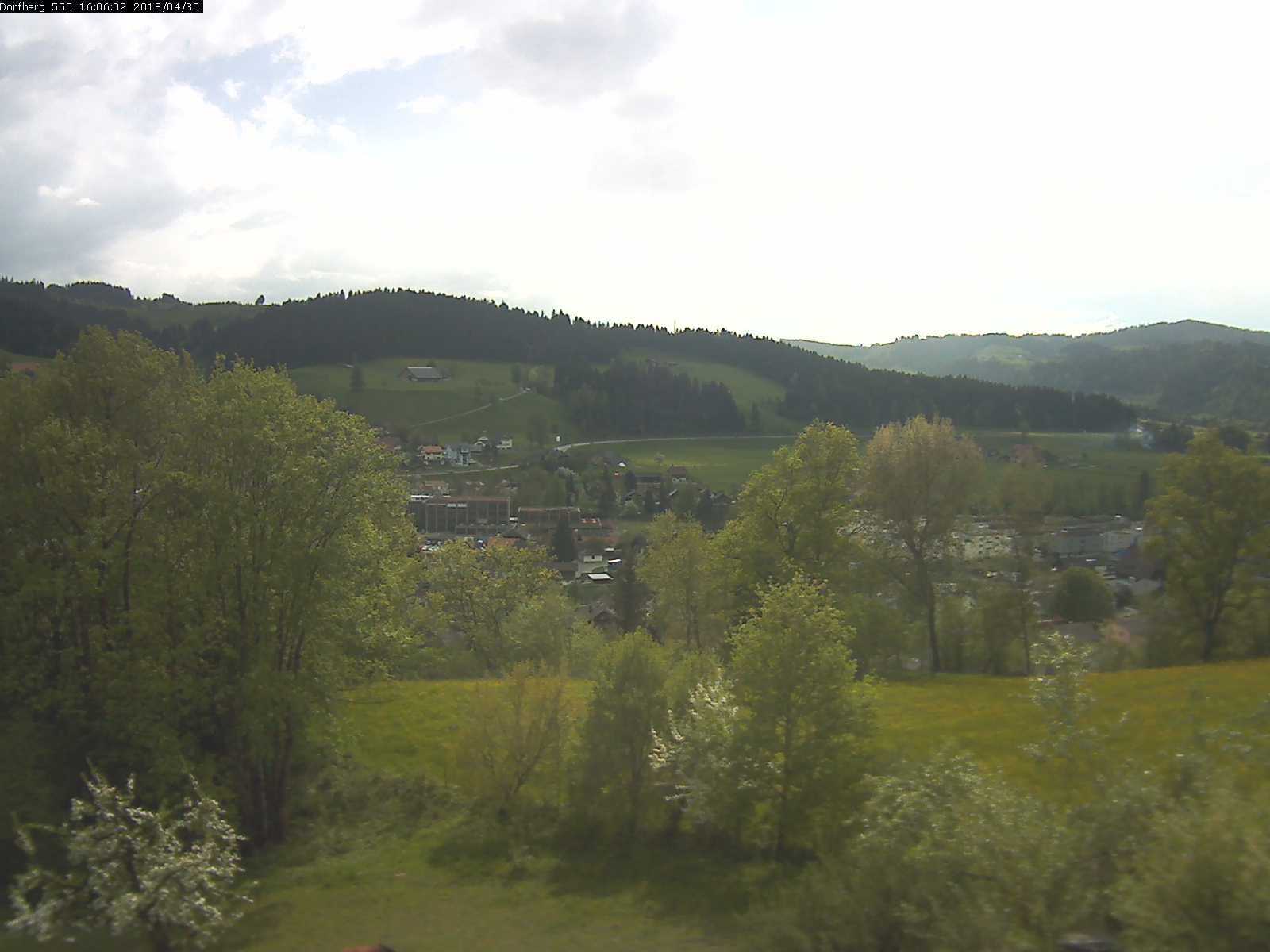 Webcam-Bild: Aussicht vom Dorfberg in Langnau 20180430-160601
