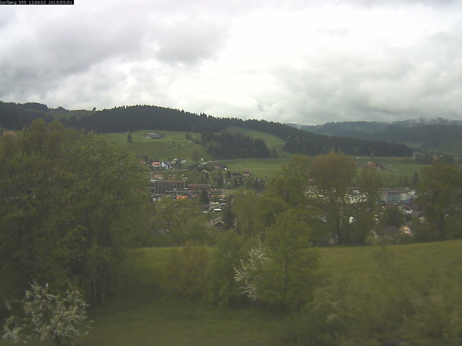 Webcam-Bild: Aussicht vom Dorfberg in Langnau 20180501-120601