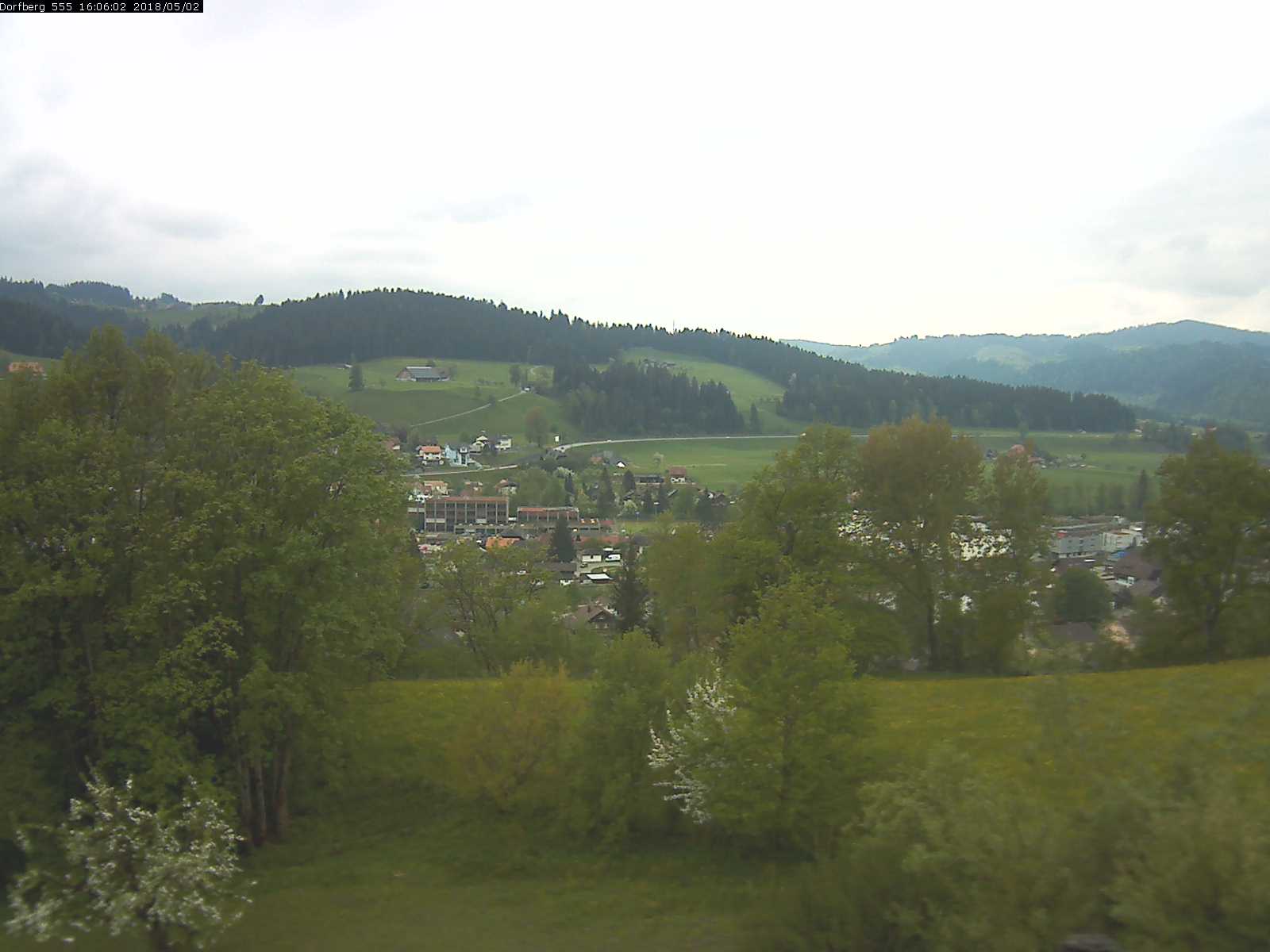 Webcam-Bild: Aussicht vom Dorfberg in Langnau 20180502-160601