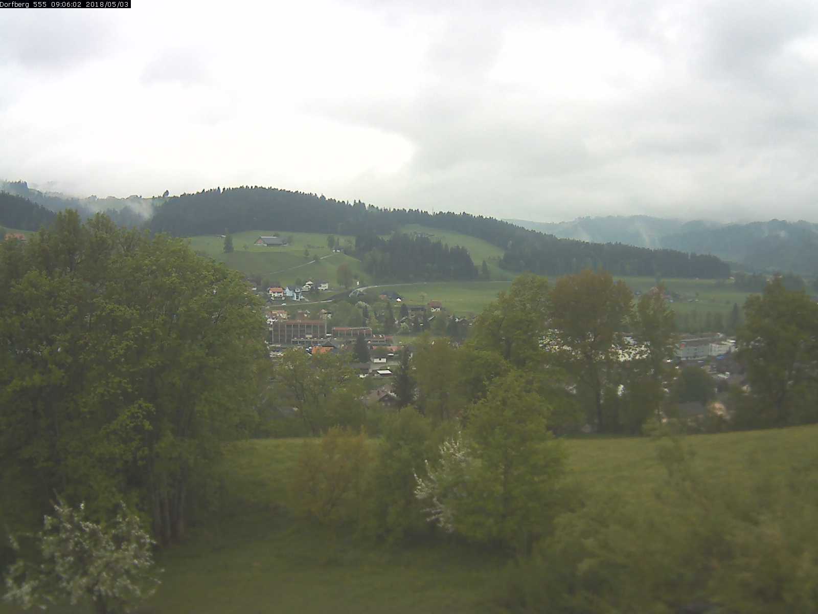 Webcam-Bild: Aussicht vom Dorfberg in Langnau 20180503-090601