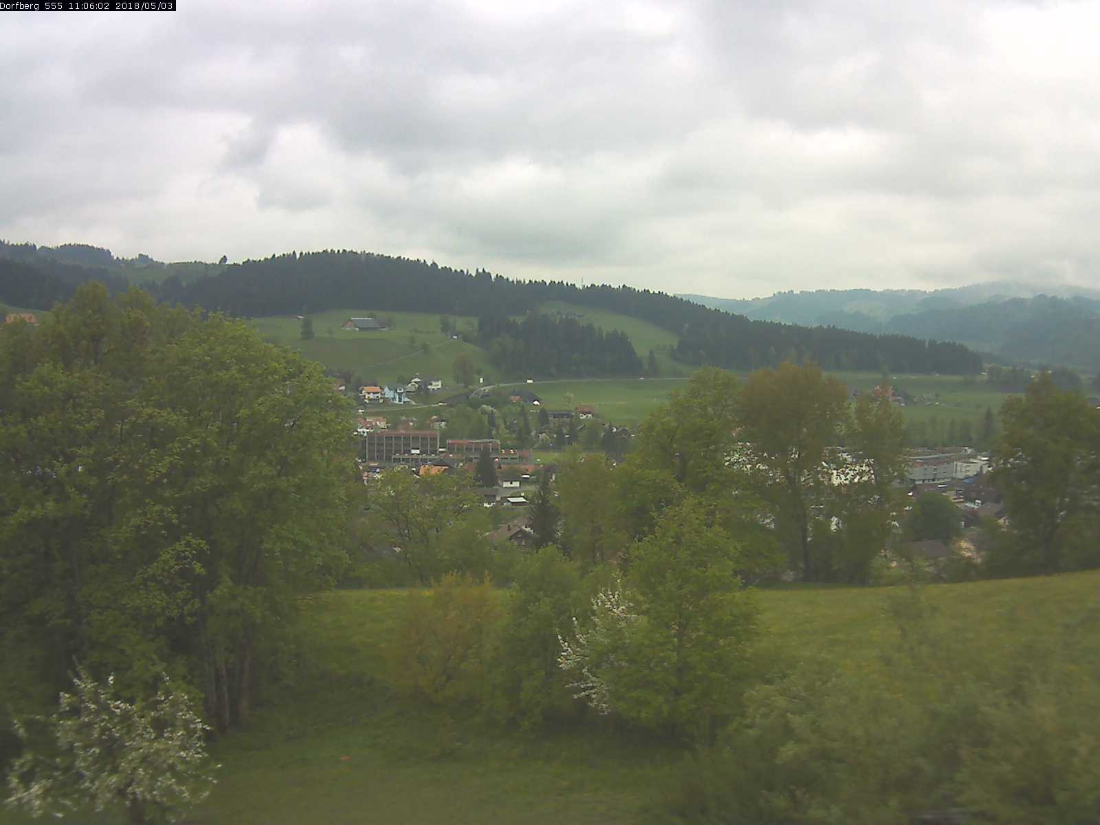 Webcam-Bild: Aussicht vom Dorfberg in Langnau 20180503-110601
