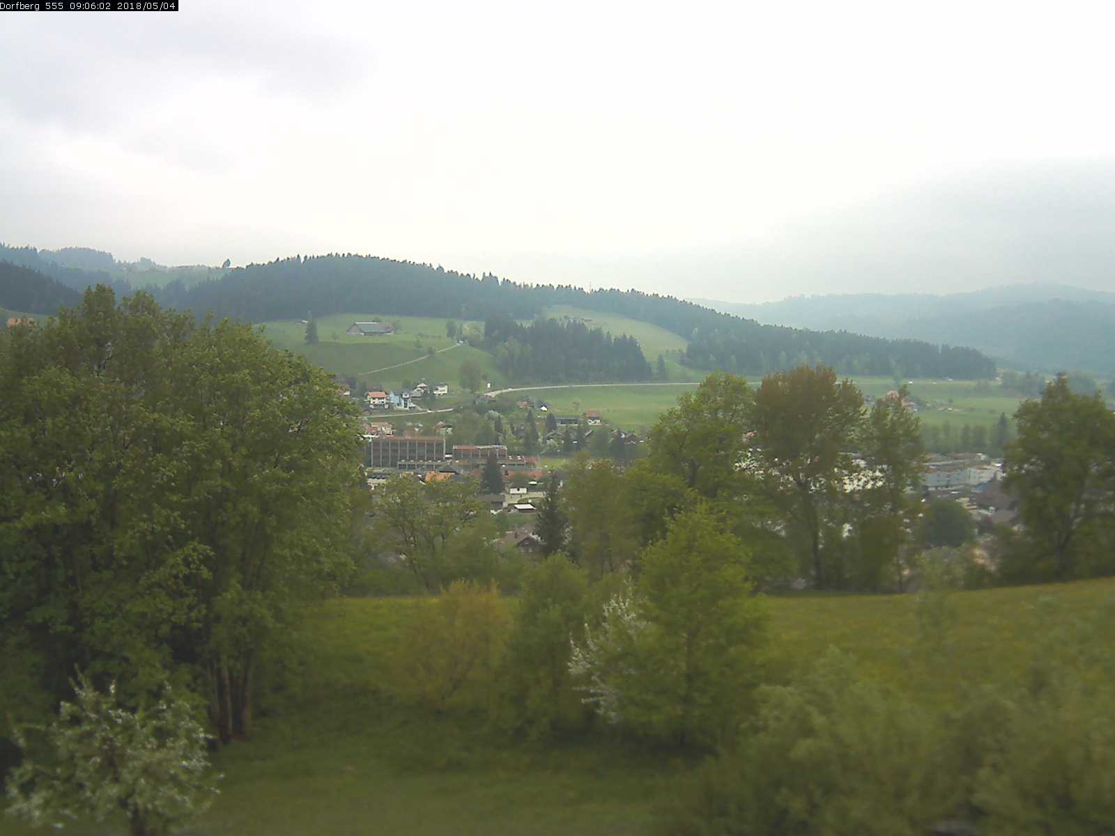 Webcam-Bild: Aussicht vom Dorfberg in Langnau 20180504-090601