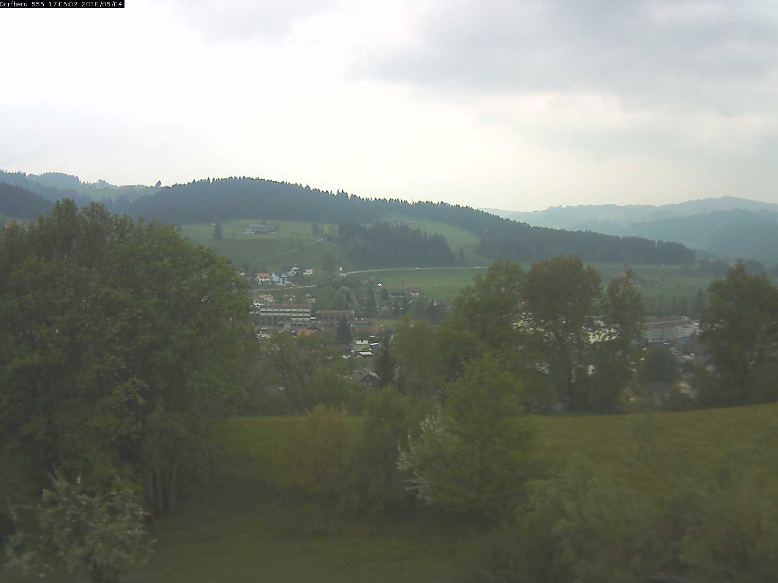 Webcam-Bild: Aussicht vom Dorfberg in Langnau 20180504-170601