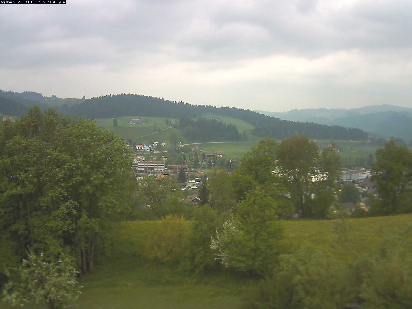 Webcam-Bild: Aussicht vom Dorfberg in Langnau 20180504-180601