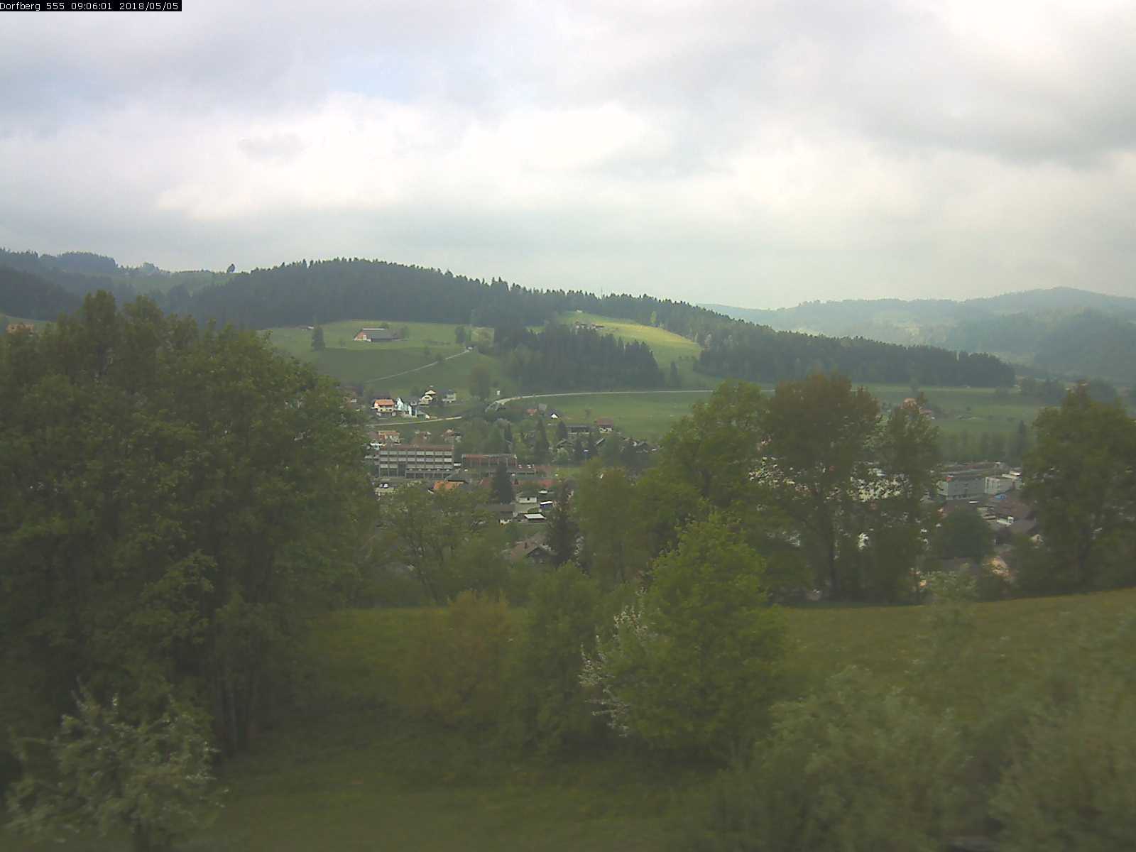 Webcam-Bild: Aussicht vom Dorfberg in Langnau 20180505-090601