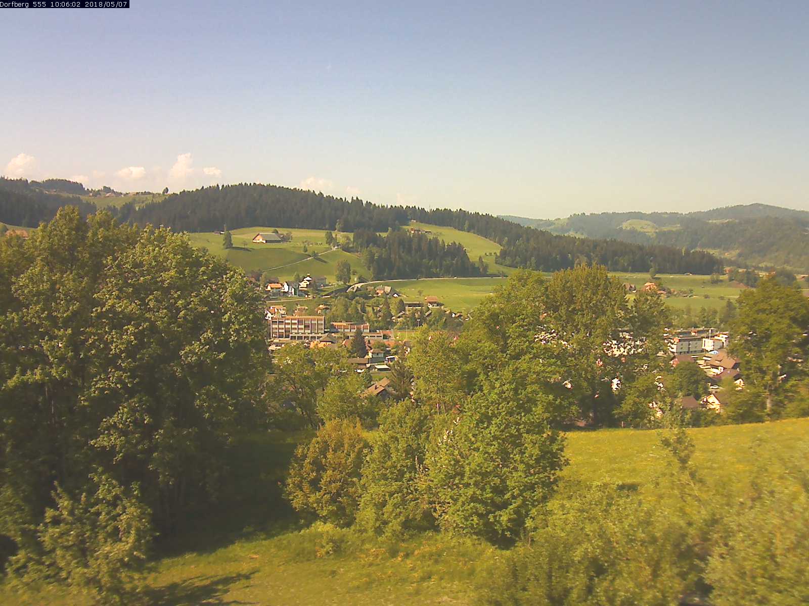 Webcam-Bild: Aussicht vom Dorfberg in Langnau 20180507-100601