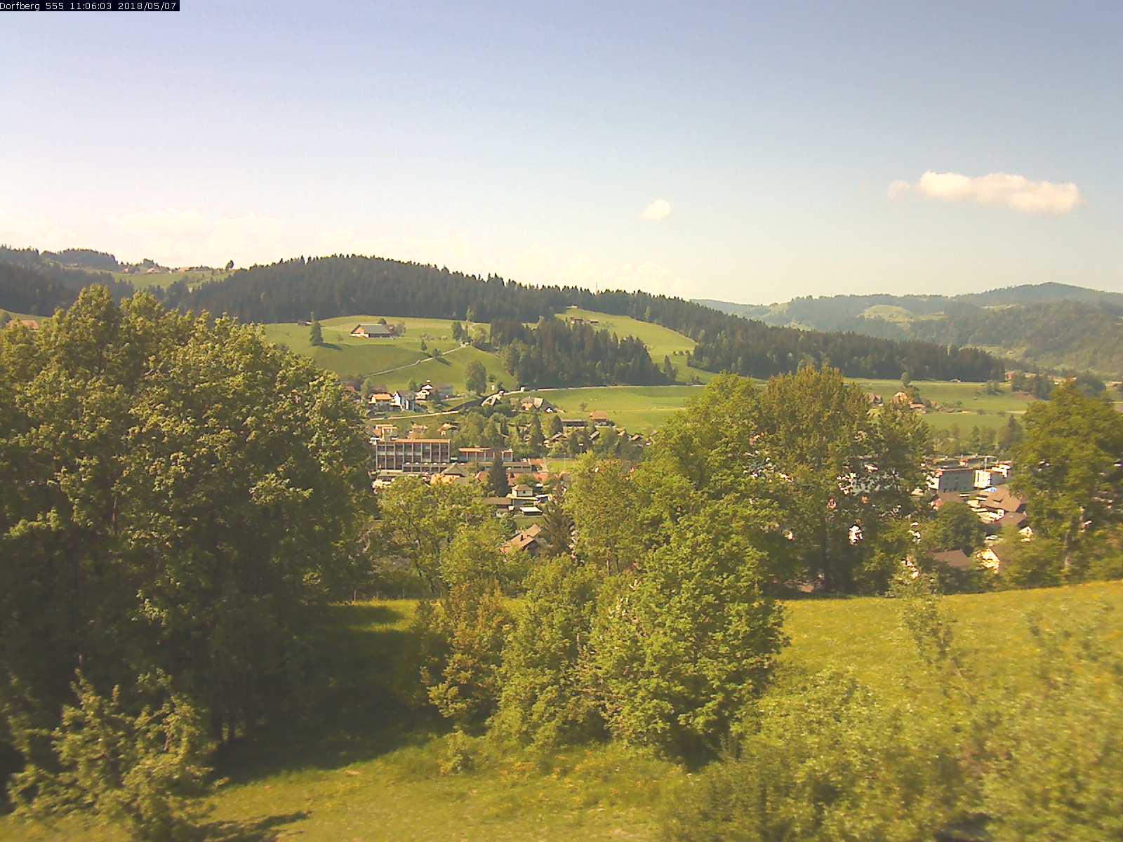Webcam-Bild: Aussicht vom Dorfberg in Langnau 20180507-110602