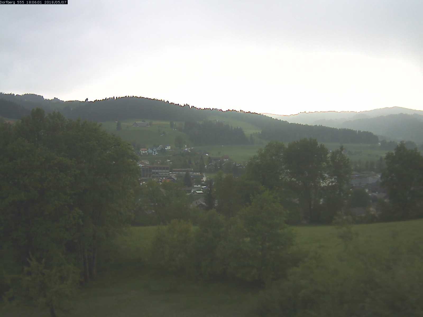 Webcam-Bild: Aussicht vom Dorfberg in Langnau 20180507-180601