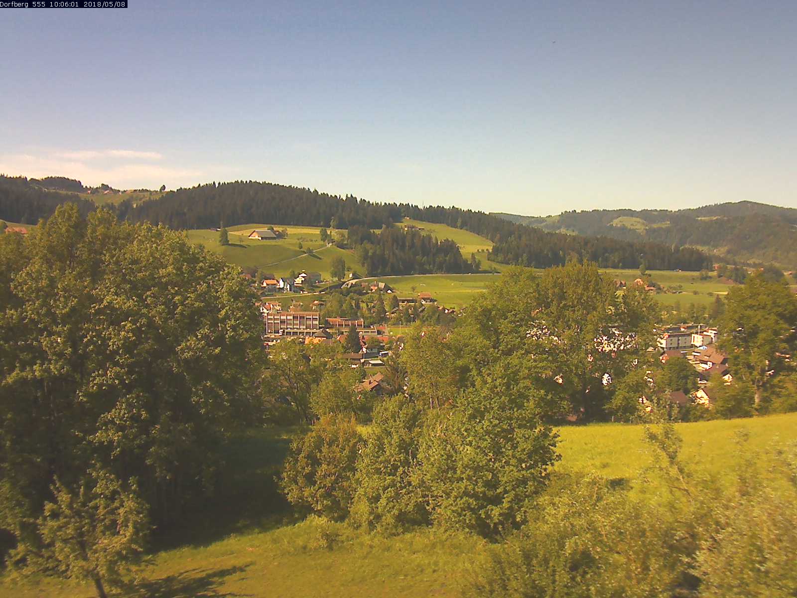 Webcam-Bild: Aussicht vom Dorfberg in Langnau 20180508-100601