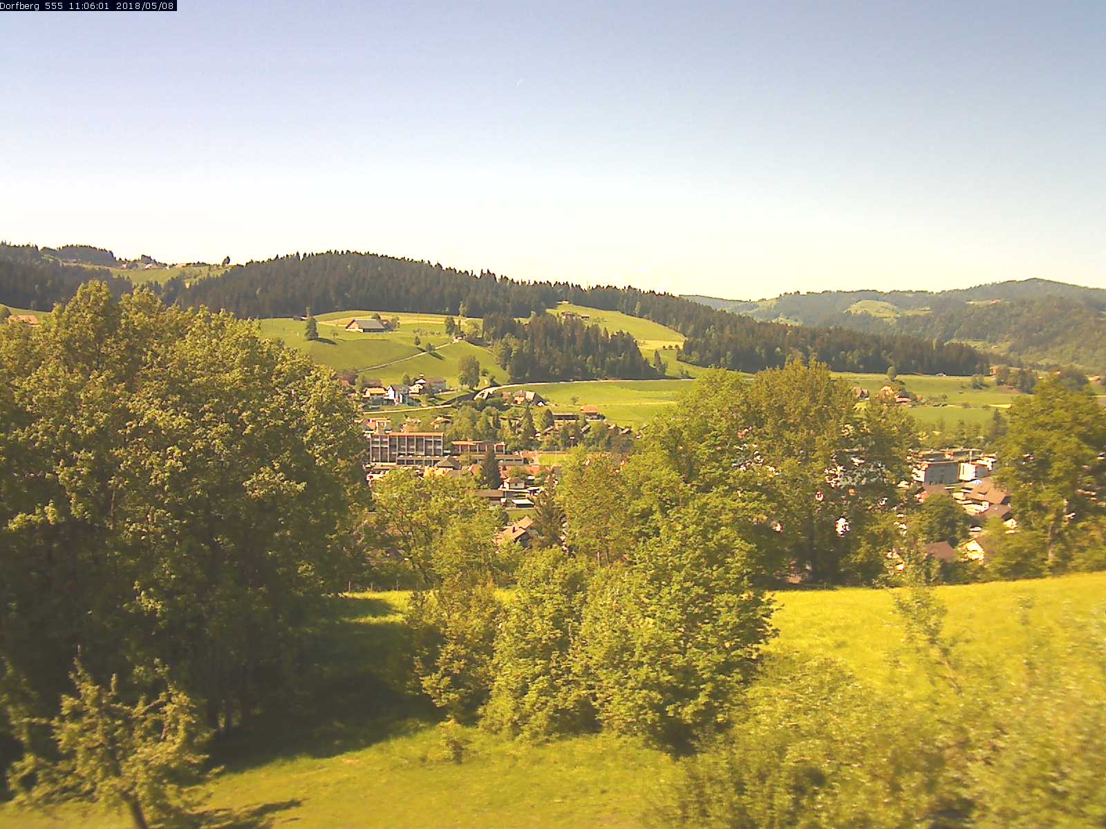 Webcam-Bild: Aussicht vom Dorfberg in Langnau 20180508-110601