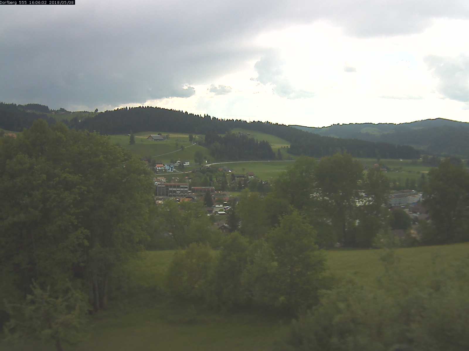 Webcam-Bild: Aussicht vom Dorfberg in Langnau 20180508-160601