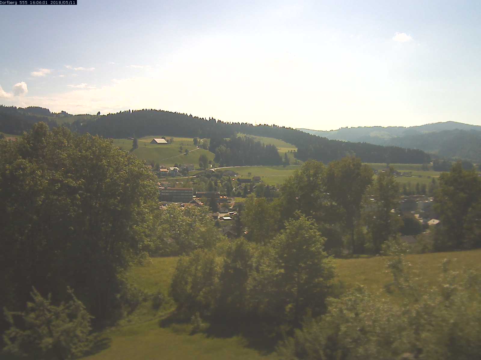 Webcam-Bild: Aussicht vom Dorfberg in Langnau 20180511-160601