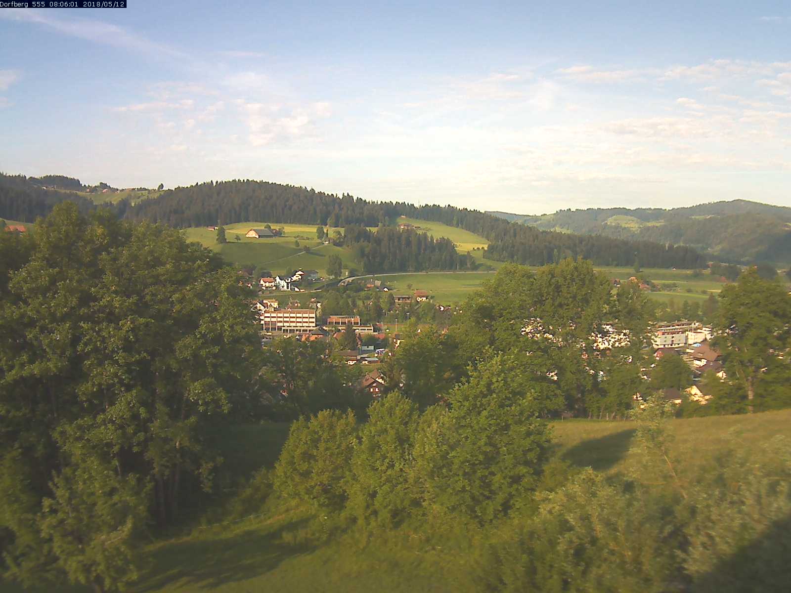 Webcam-Bild: Aussicht vom Dorfberg in Langnau 20180512-080601