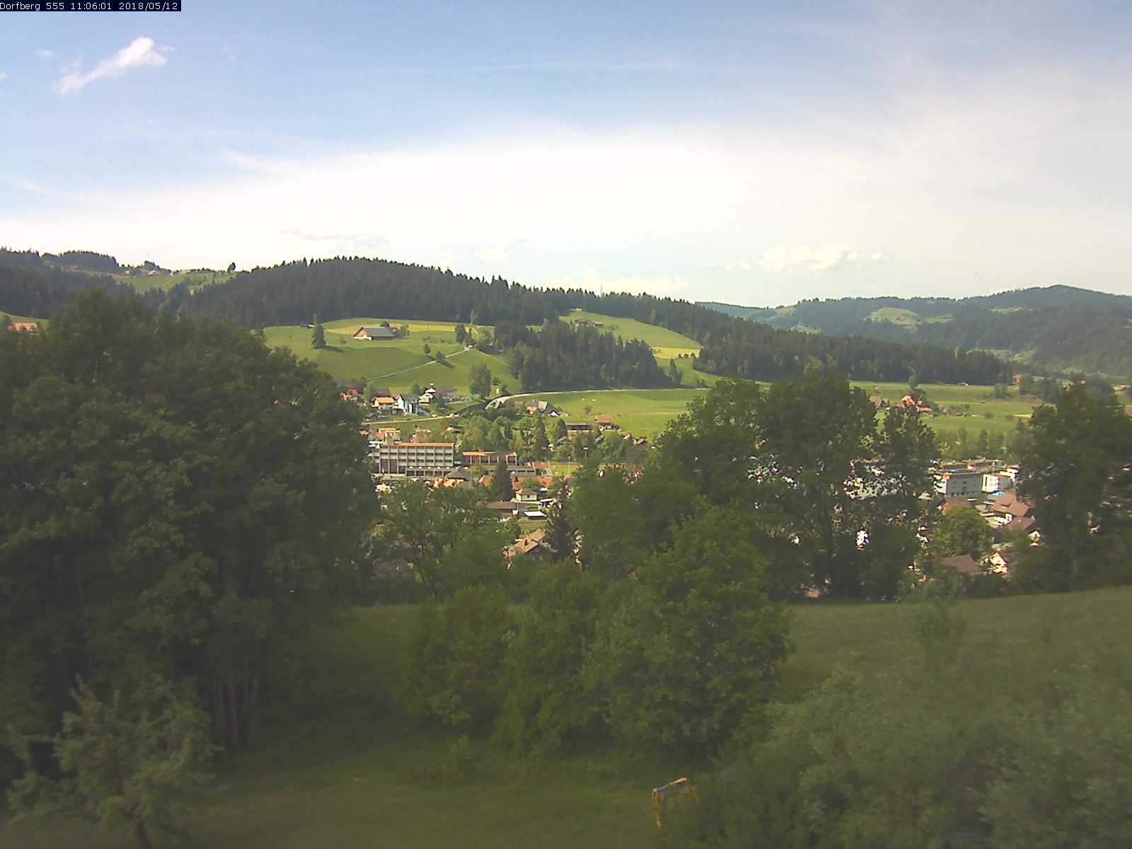 Webcam-Bild: Aussicht vom Dorfberg in Langnau 20180512-110601