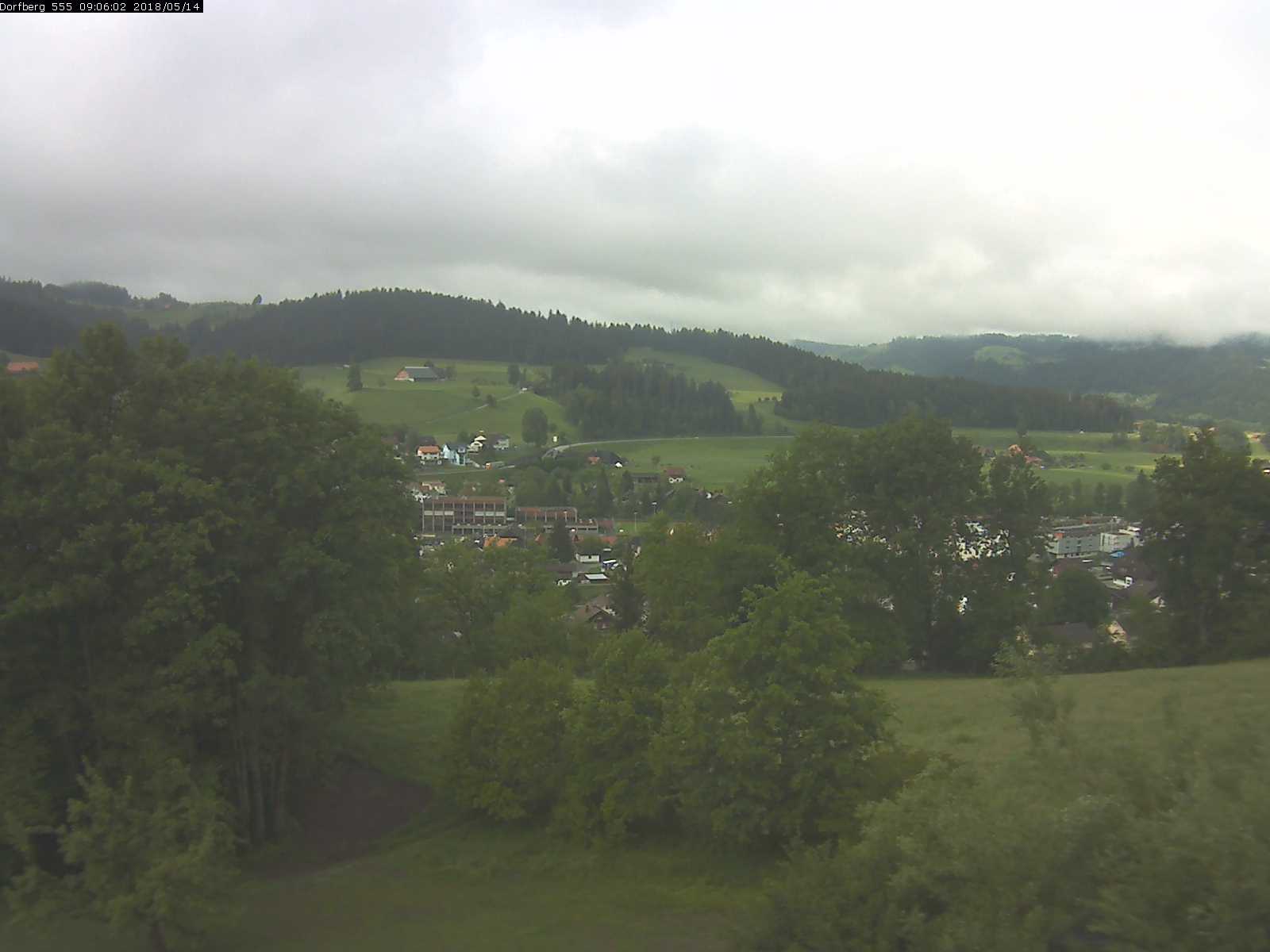 Webcam-Bild: Aussicht vom Dorfberg in Langnau 20180514-090601