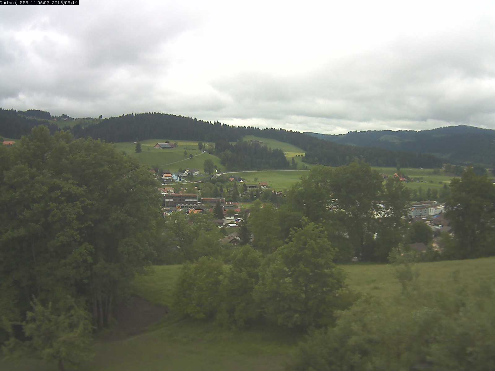 Webcam-Bild: Aussicht vom Dorfberg in Langnau 20180514-110601