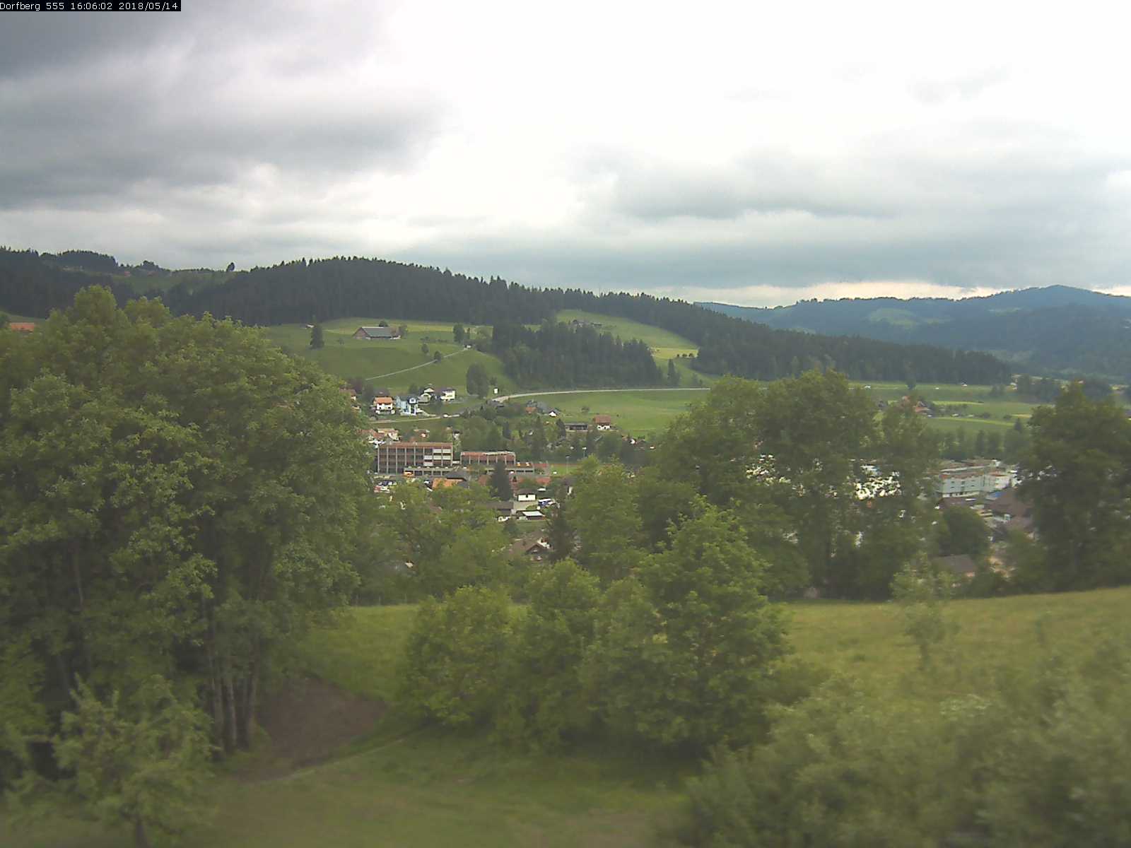 Webcam-Bild: Aussicht vom Dorfberg in Langnau 20180514-160601