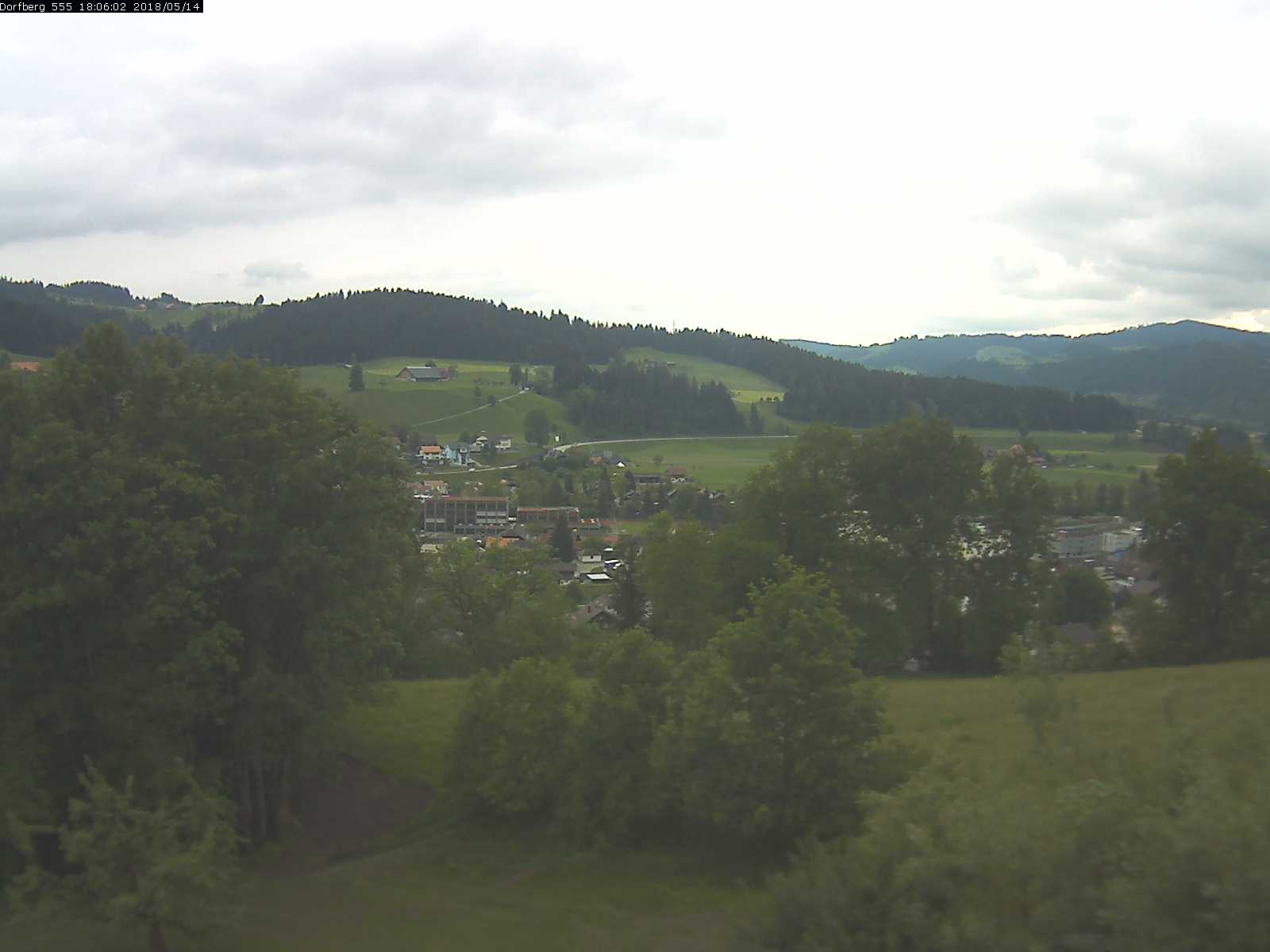 Webcam-Bild: Aussicht vom Dorfberg in Langnau 20180514-180601
